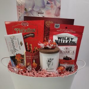 For Mama Candle & Chocolates