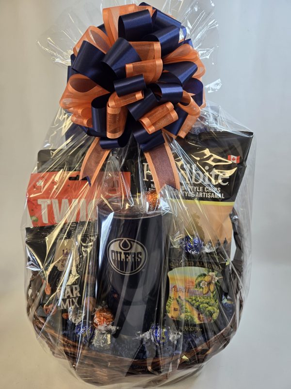 Oilers Party Snacks & Travel Mug - Image 2